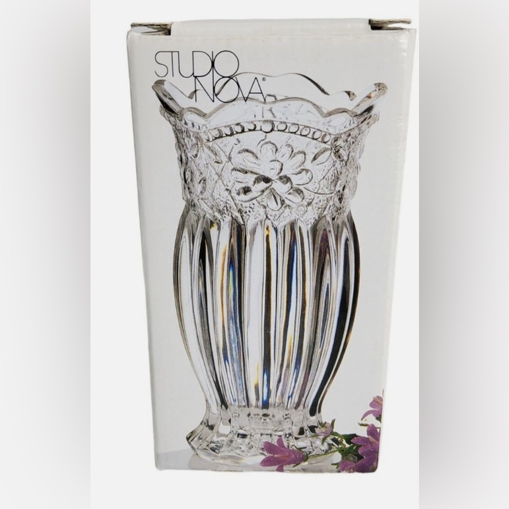 NEW in Box Studio Nova Floral Lace Bud flower floral Vase crystal 5” Gift 💕